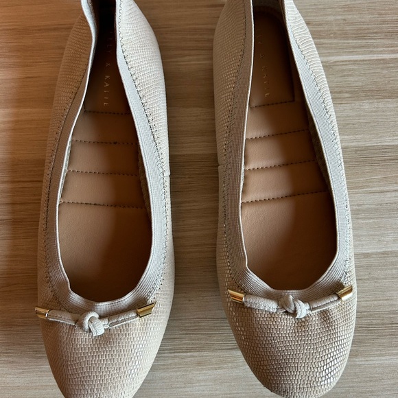 EUC Kelly & Katie Ballet Flats | Metallic Gold / Beige - Picture 3 of 5